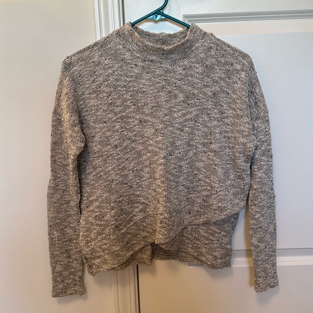 American Eagle Sweater
